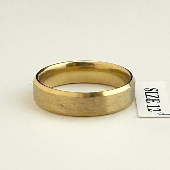 Gold Tone Ring, Size 12 - Picture 1 of 4